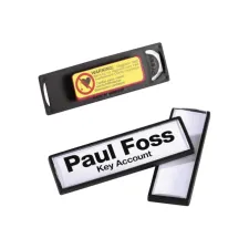 Badge Durable clip card met magneet 17x67mm 25 stuks Badge Durable clip card met magneet 17x67mm 25 stuks