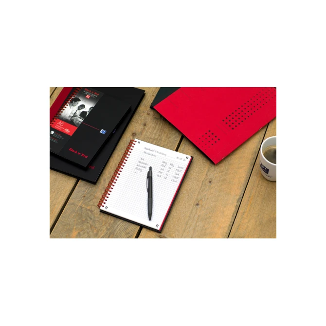 Notitieboek Oxford Black n' Red A4 96vel ruit 5mm