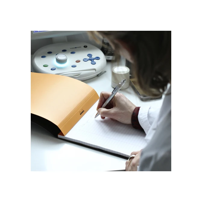 Schrijfblok Rhodia A4 lijn 80 vel 80gr oranje