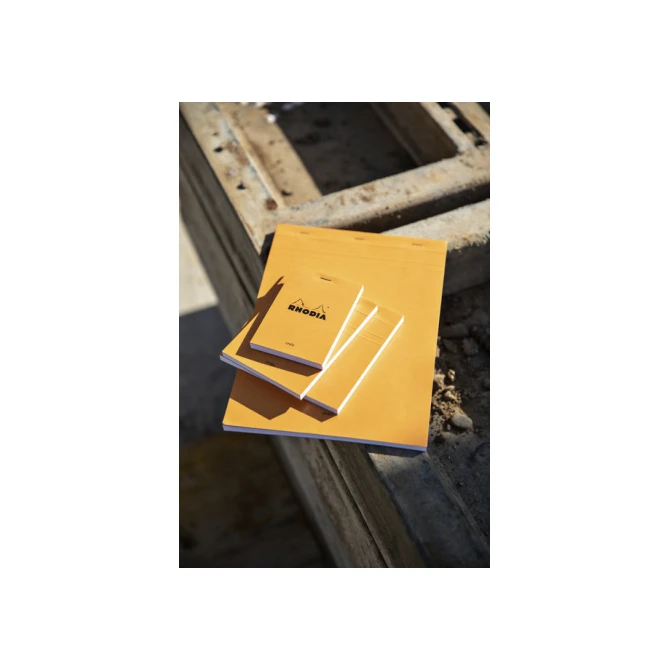 Schrijfblok Rhodia A5 lijn 80 vel 80gr met kantlijn oranje