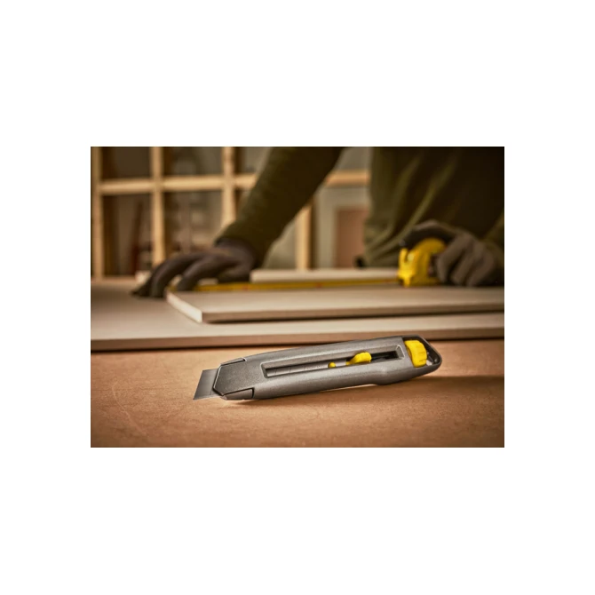 Snijmes Stanley Interlock 18mm