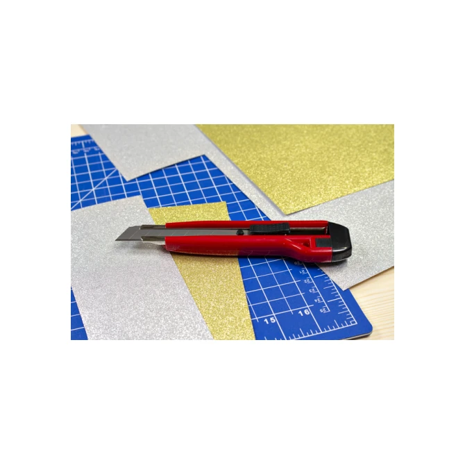 Snijmes Westcott premium 18mm met schuifsluiting rood